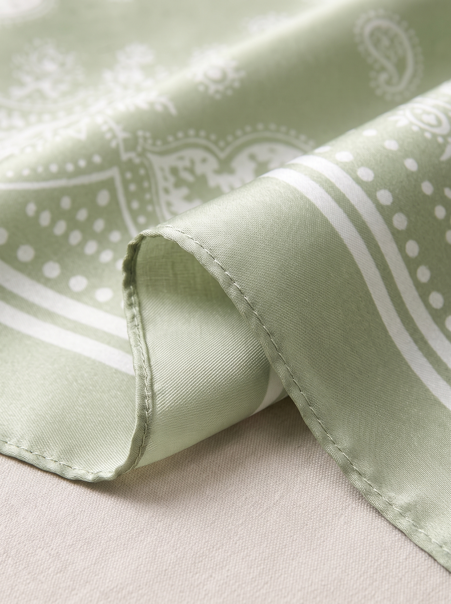 Étoile Silk Scarf
